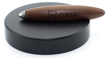 Cuban with desk base